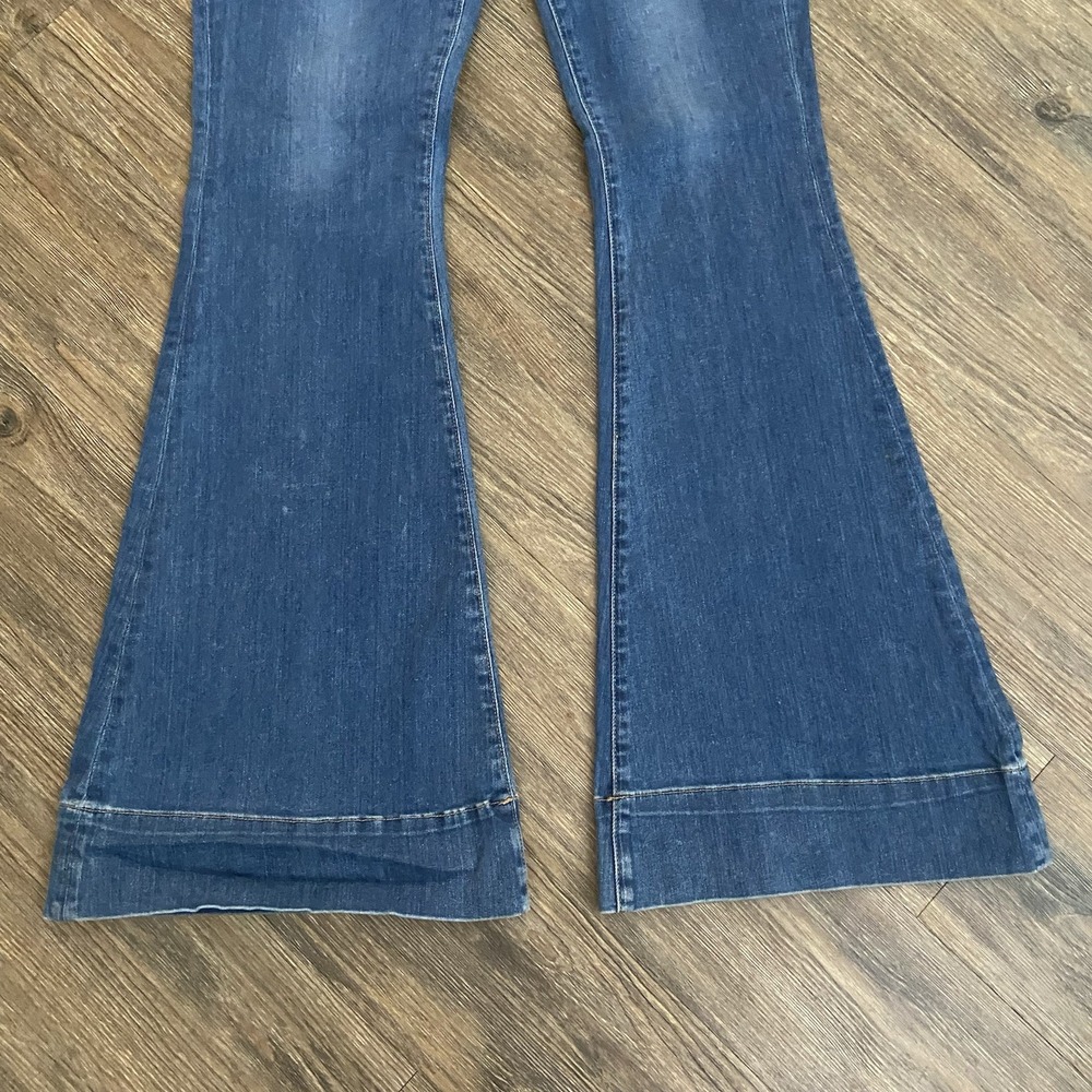 Veronica Beard Medium Wash High Rise Exaggerated Flare Sheridan Jeans Size 30 - Picture 3 of 8